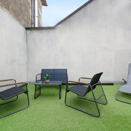 Appartement, Lumineux Avec Terrasse *